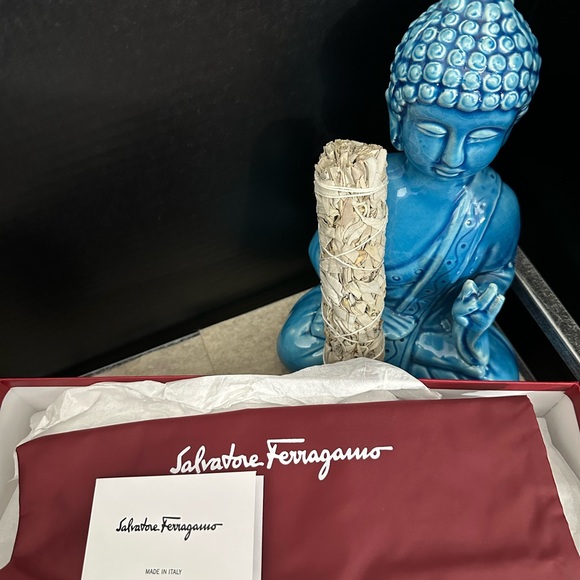 Salvatore Ferragamo Slides 🪬 - Picture 2 of 5